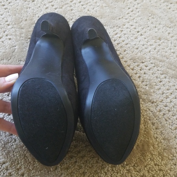 Heels - Picture 4 of 4